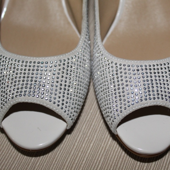 ⭐️CLEARANCE SALE⭐️Silver Studded Leather Open Toe Pumps - Picture 2 of 8